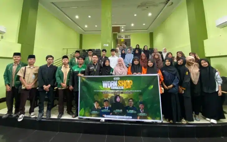 Unit Kegiatan Khusus (UKK) Lembaga Pers Mahasiswa (LPM) Al-Itqan UIN Sjech M. Djamil Djambek Bukittinggi menggelar Workshop Jurnalistik sebagai upaya meningkatkan kemampuan mahasiswa dan peserta dalam bidang penulisan serta peliputan jurnalistik.