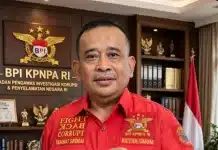 BPI KPNPA RI Soroti Dugaan Jual Beli Stand PD Pasar Surya, Minta Aset Pemkot Surabaya Diaudit Ketua Umum BPI KPNPA RI, Rahmad Sukendar, mengatakan pihaknya menemukan dugaan adanya transaksi jual beli stand pada kawasan pasar yang dikelola PD Pasar Surya di sekitar perempatan Jalan Jagalan, Kecamatan Genteng, Kelurahan Peneleh, Surabaya.