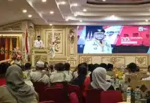 PMI Padang Kekurangan Hingga 100 Kantong Darah Per Hari, Fadly Amran Dorong Kolaborasi Wali Kota Padang Fadly Amran mendorong penguatan kolaborasi antara Palang Merah Indonesia (PMI), Yayasan Pendidikan Baiturrahmah, Pemerintah Kota Padang, serta berbagai elemen masyarakat untuk meningkatkan ketersediaan darah bagi pasien yang membutuhkan transfusi.