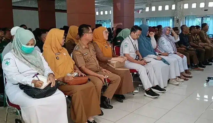 Dubalang Koto Tangah Diperkuat, Irwan Basir Tegaskan Mendukung Progul Wali Kota Padang 1 Penguatan dubalang tersebut mengemuka dalam kegiatan yang mengusung tema “Kita Wujudkan Kondisi yang Aman, Tertib dan Tentram Bersama Dubalang sebagai Parik Paga Nagari”. Kegiatan berlangsung di Aula Kantor Camat Koto Tangah, Kota Padang, Senin (21/9/2026) pagi.