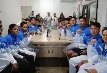 Sekda Padang Lepas FAJI ke Porprov XVI, Targetkan 7 Medali Emas Sekretaris Daerah (Sekda) Kota Padang, Raju Minropa, S.STP., M.Si., melepas kontingen Arum Jeram (FAJI) Kota Padang yang akan berlaga pada Pekan Olahraga Provinsi (Porprov) XVI Sumatera Barat 2026.