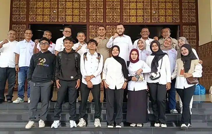 Kirab Api Obor Porprov XVI Sumbar 2026, Fadly Amran Tekankan Pembinaan Generasi Muda dan Erianto Tegaskan Komitmen Padang 4 Radar Berita Indonesia