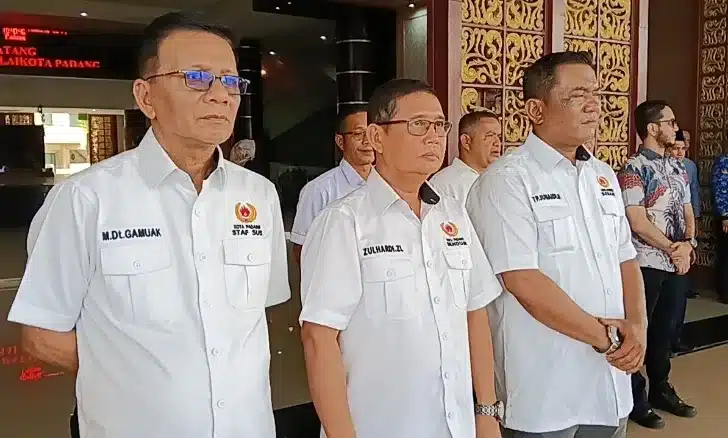 Kirab Api Obor Porprov XVI Sumbar 2026, Fadly Amran Tekankan Pembinaan Generasi Muda dan Erianto Tegaskan Komitmen Padang 3 Radar Berita Indonesia