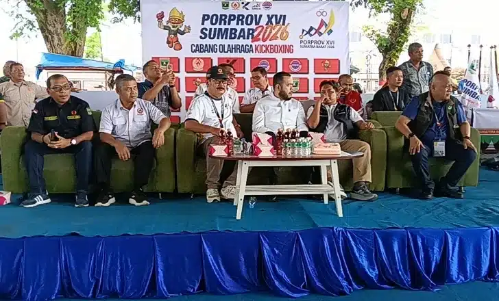 Fadly Amran Apresiasi KBI Padang, 9 Emas Berhasil Antar Juara Umum Kickboxing Porprov XVI Sumbar 2026 3 Radar Berita Indonesia