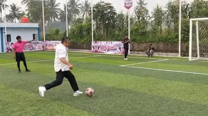 Ketua Umum KONI Kota Padang, Erianto, menyambut positif penyelenggaraan Mini Soccer Kuranji Cup 2026 yang melibatkan 32 tim dari kelompok masyarakat dan anak nagari.