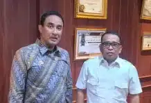 8 Bulan Laporan Bambang Saputra Belum Jelas, Ketum BPI KPNPA RI Desak Kapolda Riau Bertindak Tegas Rahmad Sukendar mendesak Kapolda Riau melakukan evaluasi terhadap perkembangan penanganan laporan tersebut yang, menurut keterangan pihaknya, telah berlangsung sekitar delapan bulan tanpa memberikan kepastian yang diharapkan pelapor.