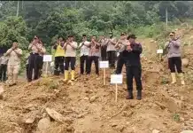 Kapolda Sumbar Ajak Warga Hijaukan Lahan Kritis, Kadril: Bukti Nyata Polri Hadir untuk Masyarakat Kepala Kepolisian Daerah (Kapolda) Sumatera Barat, Irjen Pol Jawari, mengajak masyarakat untuk bersama-sama menjaga kelestarian lingkungan dan menghijaukan lahan yang membutuhkan pemulihan guna mendukung upaya mitigasi bencana tanah longsor.