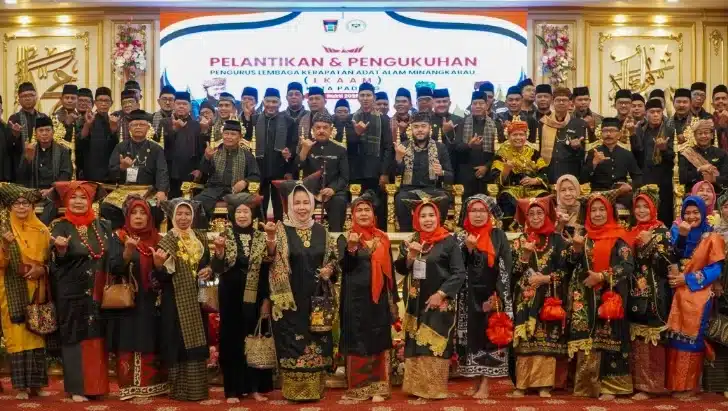 Irwan Basir Resmi Pimpin LKAAM Padang 2026-2031, Fadly Amran Dorong Sinergi Pembangunan Daerah 2 Radar Berita Indonesia